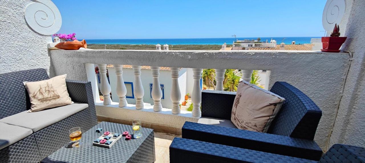 The Swallow'S Rest Beach House - Meia Praia Lagos Dış mekan fotoğraf